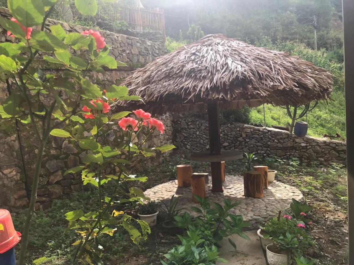 Mu Cang Chai Dong Suoi H'Mong Homestay & Bungalow - Trek & Vegetarian Food מראה חיצוני תמונה