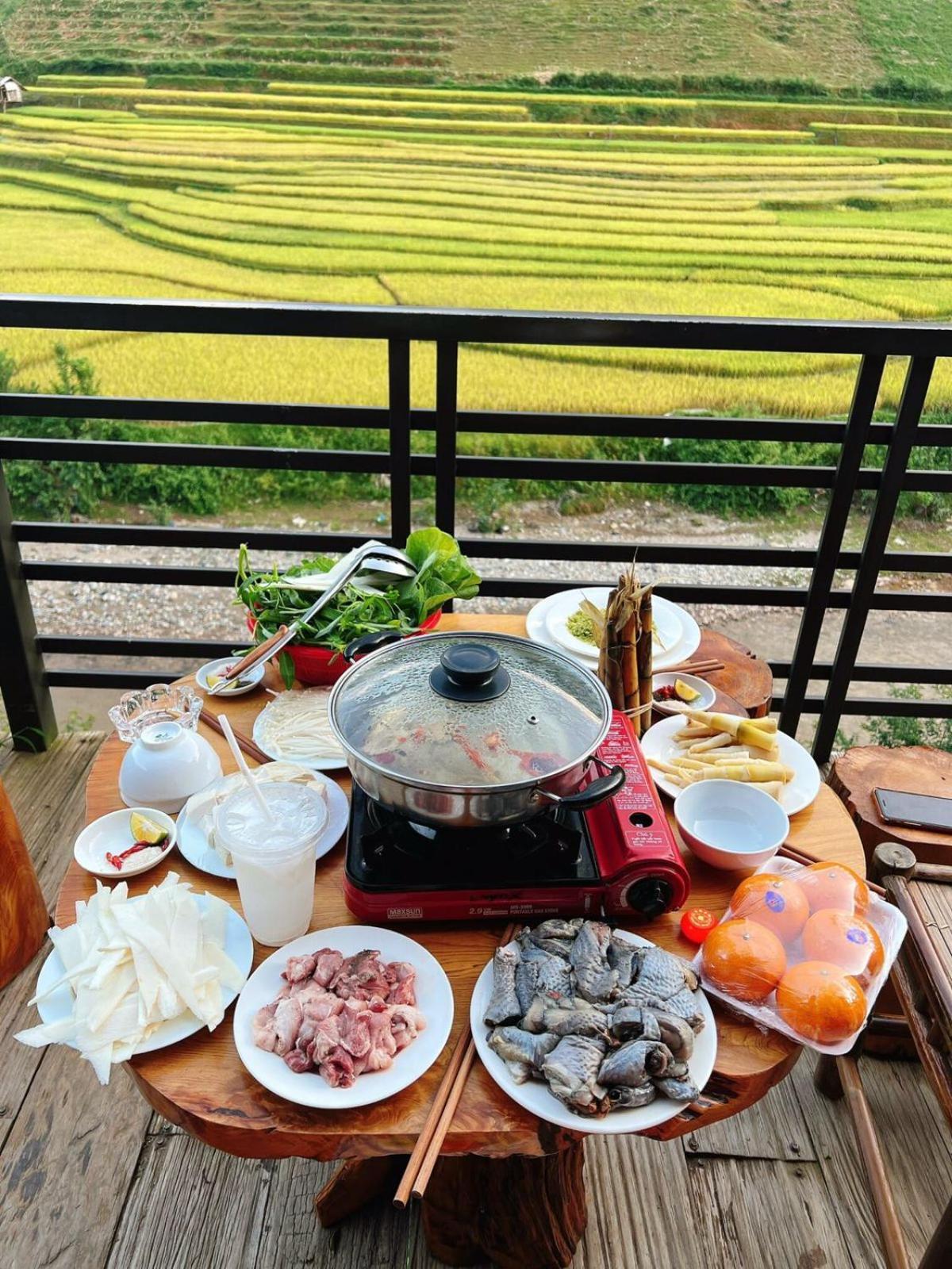 Mu Cang Chai Dong Suoi H'Mong Homestay & Bungalow - Trek & Vegetarian Food מראה חיצוני תמונה