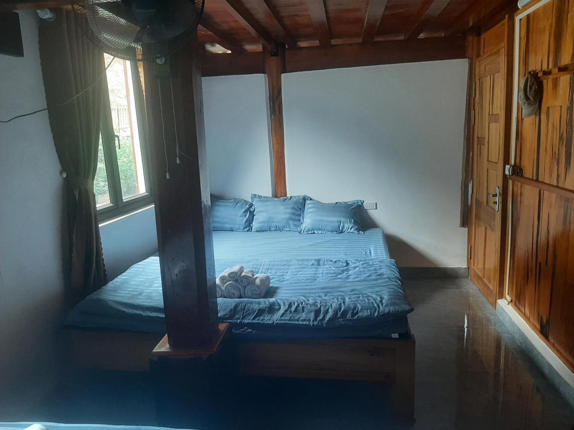 Mu Cang Chai Dong Suoi H'Mong Homestay & Bungalow - Trek & Vegetarian Food חדר תמונה